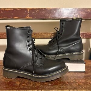 Dr. Martens 1460 Black Smooth Leather Lace Up Boots 8 Hole Classic Military Docs